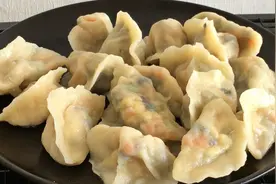 教你纯手工水饺的做法，皮薄大馅，劲道不破皮，一口一个很过瘾