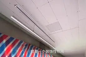 阳台装隐藏式晾衣架，收起来和顶齐平，老板直言好看但不一定实用视频封面