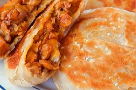 香酥鸡肉饼，这是我吃过最香的馅饼了，外皮酥脆，里面鲜嫩多汁