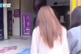 武汉KTV女顾客被员工猥亵，女孩哭诉：报警后服务员被当场放了