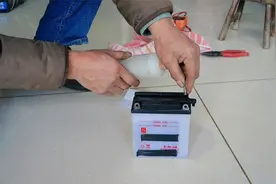 水电瓶加盐水真的能修复吗？看完测试，让你立刻了解是真是假视频封面