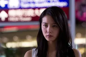 水泥柱里惊现人体模型，死者却面带诡异微笑，李连杰动作大片！视频封面