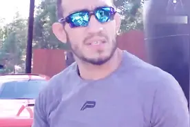 MMA轻量级悍将夜魔弗格森踢钢管，托尼老师果然生猛