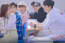 “你想干嘛？”“我也不知道，反正，就想离你近一点！”视频封面