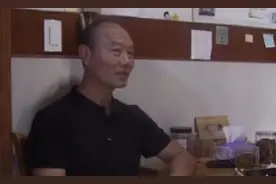 镜头前异常冷静！起底杭州杀妻案嫌疑人：面对记者淡定发问视频封面