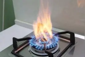 家里燃气灶为什么总是红火？幸亏有燃气师傅警告，差一点犯了大错视频封面