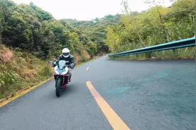 油门平顺，操控灵活——春风450SR山路骑行视频视频封面