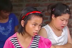 经典传奇：家中发生怪事，十几岁女儿肚子越来越大，走路都走不动视频封面