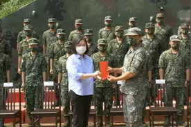 台湾人口持续负增长，台媒：未来台军或将无兵可征视频封面