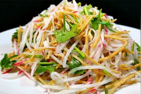 萝卜简单又好吃的做法，加1把馓子拌一拌，清脆爽口，开胃又解腻