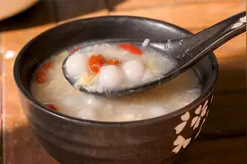 酒酿丸子的做法，软糯香甜，做法简单，好吃到停不下来视频封面