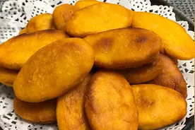 红薯饼最简单的做法，3分钟就出锅，外脆里糯不粘牙，孩子抢着吃