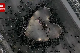 河南一高校43名辅导员为全校女生献唱：祝你们永远像花儿一样视频封面