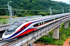 中国把复兴号开到了老挝，一组现场照片曝光，越南网友看后羡慕了视频封面