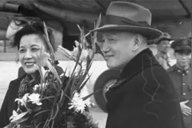 1936年，蒋介石被扣押，宋美龄亲自前往西安谈判视频封面