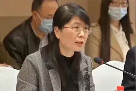 曾因医保谈判“灵魂砍价”走红！福建医保局的女处长张劲妮转正啦视频封面