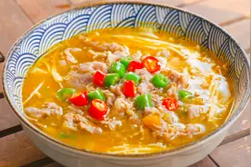 教你金汤肥牛的家常做法，金汤鲜香，酸辣开胃，味道比饭店更美味视频封面