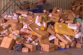 圆通快递货仓几万件快递无人派送，大批员工罢工抗议