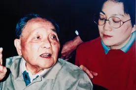 40年前废除干部终身制邓小平：如果允许我退休, 我马上就退休视频封面