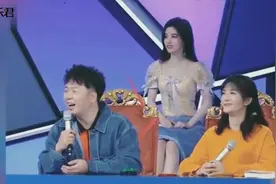 女明星穿短裙怕走光？鞠婧祎有自己的防走光方式，网友：学到了视频封面