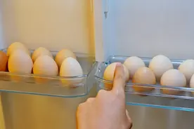 鸡蛋该不该放冰箱保存？很多人都做错了，看完视频才懂了，很重要视频封面