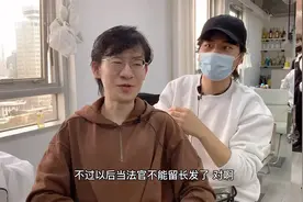 男生头发稀少想留长，尝试易烊千玺同款羊毛卷，瞬间变日系小鲜肉