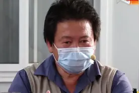 镇党委书记与沟通人员，在第二现场提供方案，李先生该如何选择视频封面