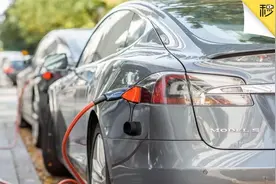 电动车比燃油车污染更严重？看看大众如何处理旧电池视频封面