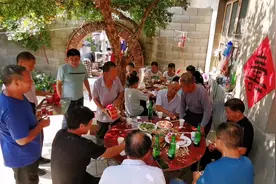 农村大叔专做乡村酒席，420元的寿宴15个菜1个汤，看看这菜值不值视频封面