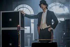 为了妹妹能够上学，学霸每次考试都故意把答案写错，催泪成人童话视频封面