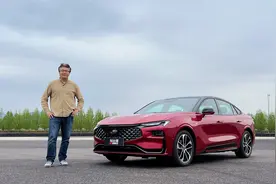 售15.98万起，2.0T+8AT动力组合，垠哥体验长安福特全新蒙迪欧视频封面