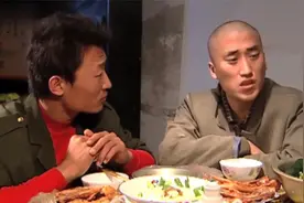 马大帅：凉菜三兄弟吃的最好的一顿，凉拌鸡爪配一桌硬菜，嘎嘎香