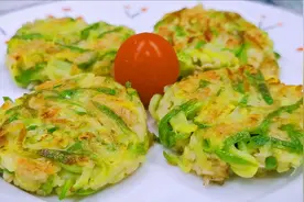两种食材做早餐蔬菜饼，营养又美味，口味清淡，天天吃也不胖视频封面