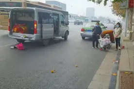 郑州部分公交站台有社会车辆随意停靠影响市民安全,交警:集中整治视频封面