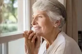 “一辈子不结婚，老了什么感觉？”3个60岁单身女人说出了实情！视频封面