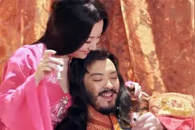 杨广假装给皇上喂药，却不动声色的摸宣华夫人的手！视频封面