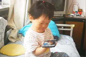 妈妈说小朋友打针都不哭，宝宝伸舌头，感觉像在说骗小孩呢？视频封面
