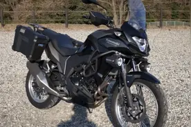 川崎全新入门级ADV，双缸水冷250CC售价比异兽300便宜，33匹马力视频封面