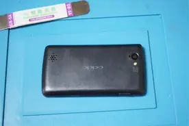 小伙5块钱买来当年oppo旗舰机，个头小巧，十分经典啊！你用过吗视频封面