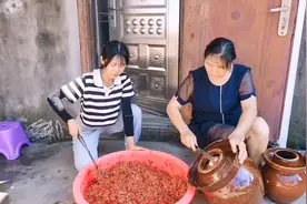 农村婆婆做豆瓣酱40年秘方告诉你，做法简单，吃上一年都不会坏