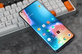 小米10 评测，没有十年的眼前一亮，但做标杆稳重的一批