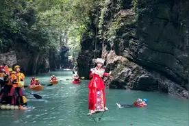 湖北所有A级景区免门票，网友向我推荐这个景点，真是好玩又震撼视频封面