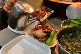 双拼烧腊，一根青菜，一勺卤水，这就是香港盒饭之神的标准搭配视频封面