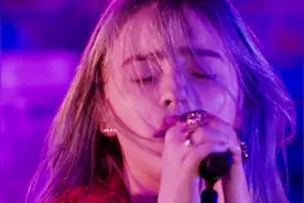 她17岁凭《bad guy》火遍全球，奖项拿到手软，这五首歌你听过吗