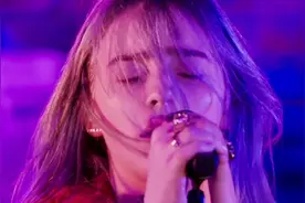 她17岁凭《bad guy》火遍全球，奖项拿到手软，这五首歌你听过吗