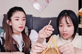 挑战用上百根饼干，拼一座小木屋！据说做起来超难？过程太解压了
