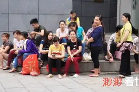 河口，云南最热闹的县城，每天有很多越南女孩来中国打工或做生意