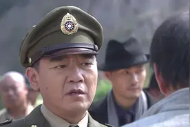 解放军被抓进监狱，没想竟在监狱发现绝密暗号，这下精彩