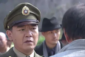 解放军被抓进监狱，没想竟在监狱发现绝密暗号，这下精彩