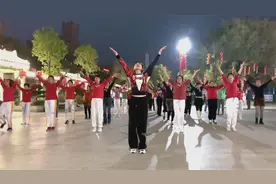 团队版广场舞《中国范儿》豪情满怀，让人热血沸腾